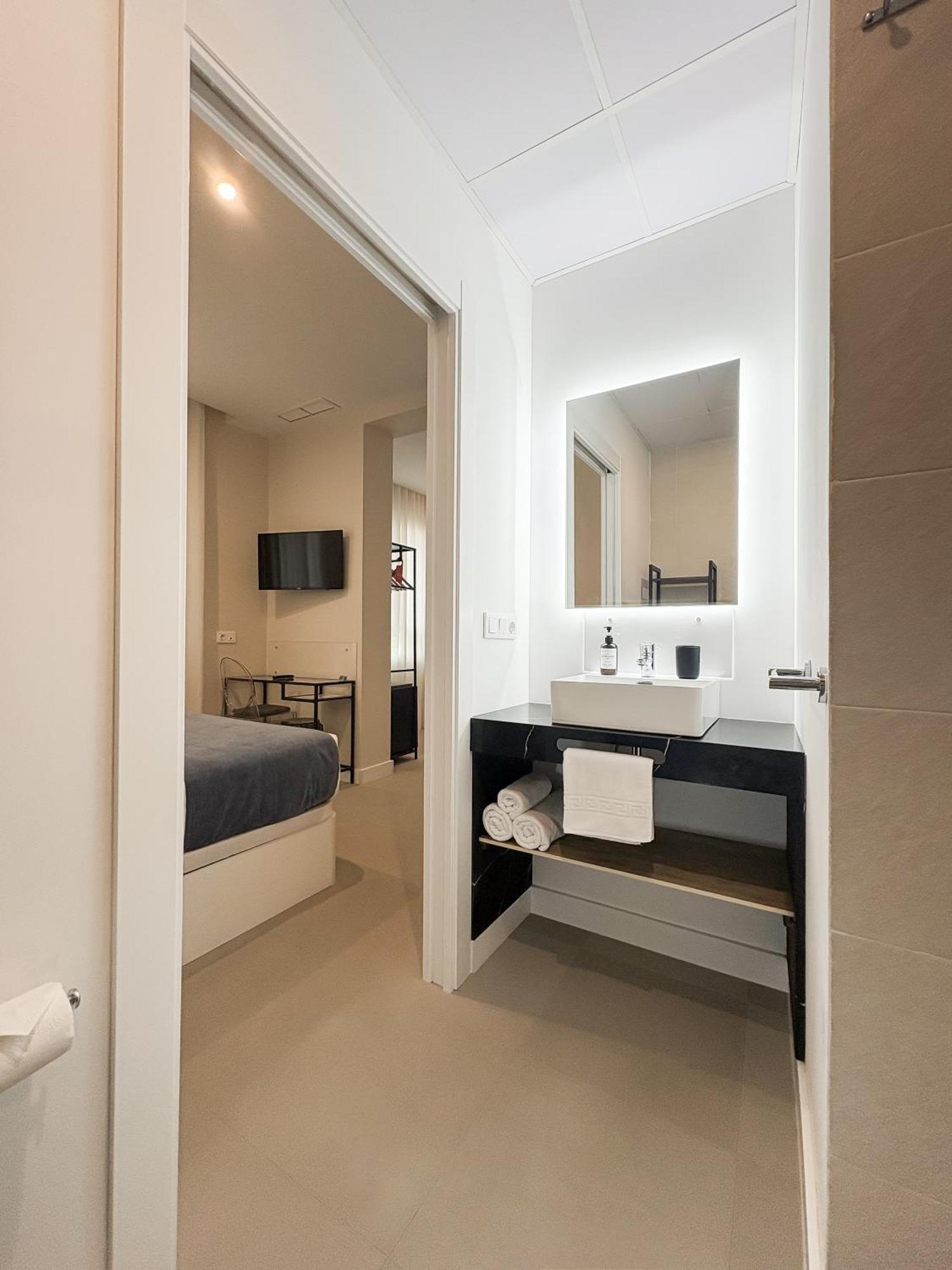 Sevilla Dostorres Phòng bức ảnh