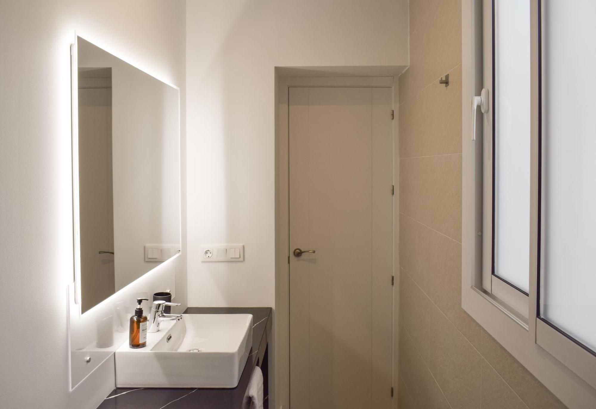 Sevilla Dostorres Phòng bức ảnh